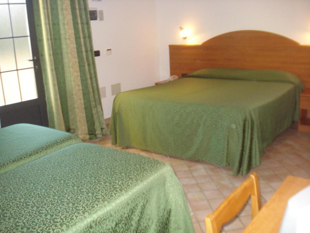 Carlo'S Hotel Castagneto Carducci Zimmer foto